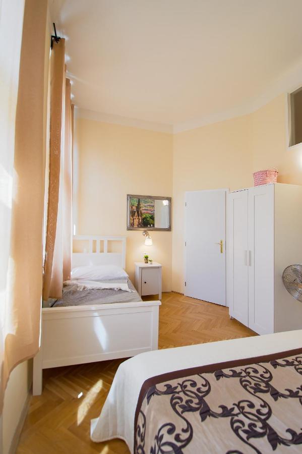 Center Legerova Apartamento